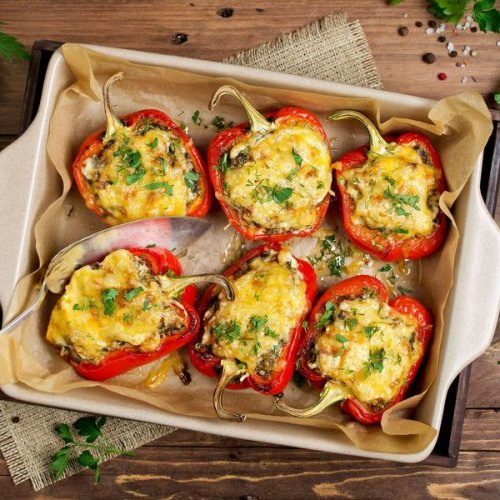 Sertésraguval töltött kaliforniai paprika, sajttal besütve