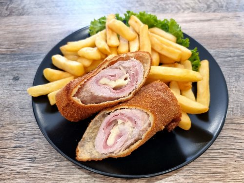 Sajttal-sonkával töltött borda (Cordon bleu)