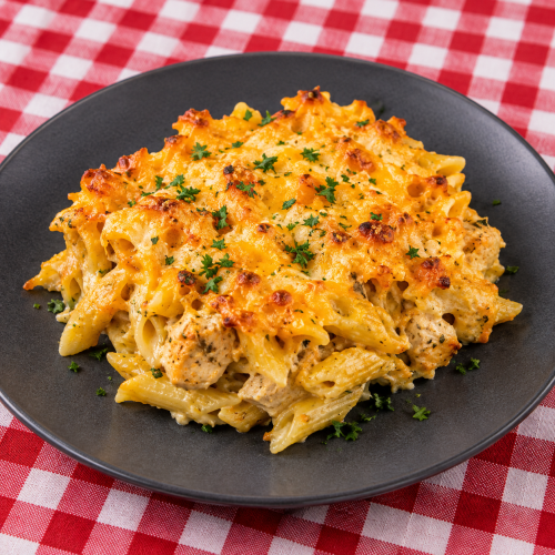 Cheddars sajtos-csirkés rakott penne