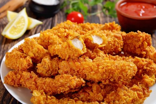Ropogós cornflakes bundás csirkecsíkok burgonyapürével